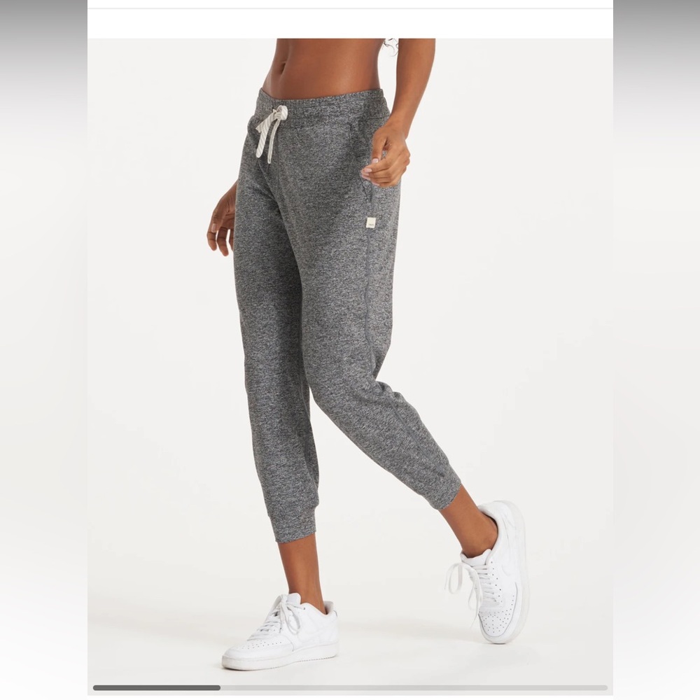 Vuori Performance Jogger -
Women's DreamKnit™ Joggers